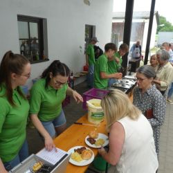 2025-05-31bis06-01_Pfarrfest_Besuch_Pfarre-Pinsdorf_082_.jpg