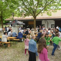 2025-05-31bis06-01_Pfarrfest_Besuch_Pfarre-Pinsdorf_077_.jpg